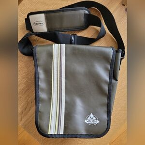 VAUDE Waterproof Bike Commuter Messenger Bag Crossbody Cycling Bag